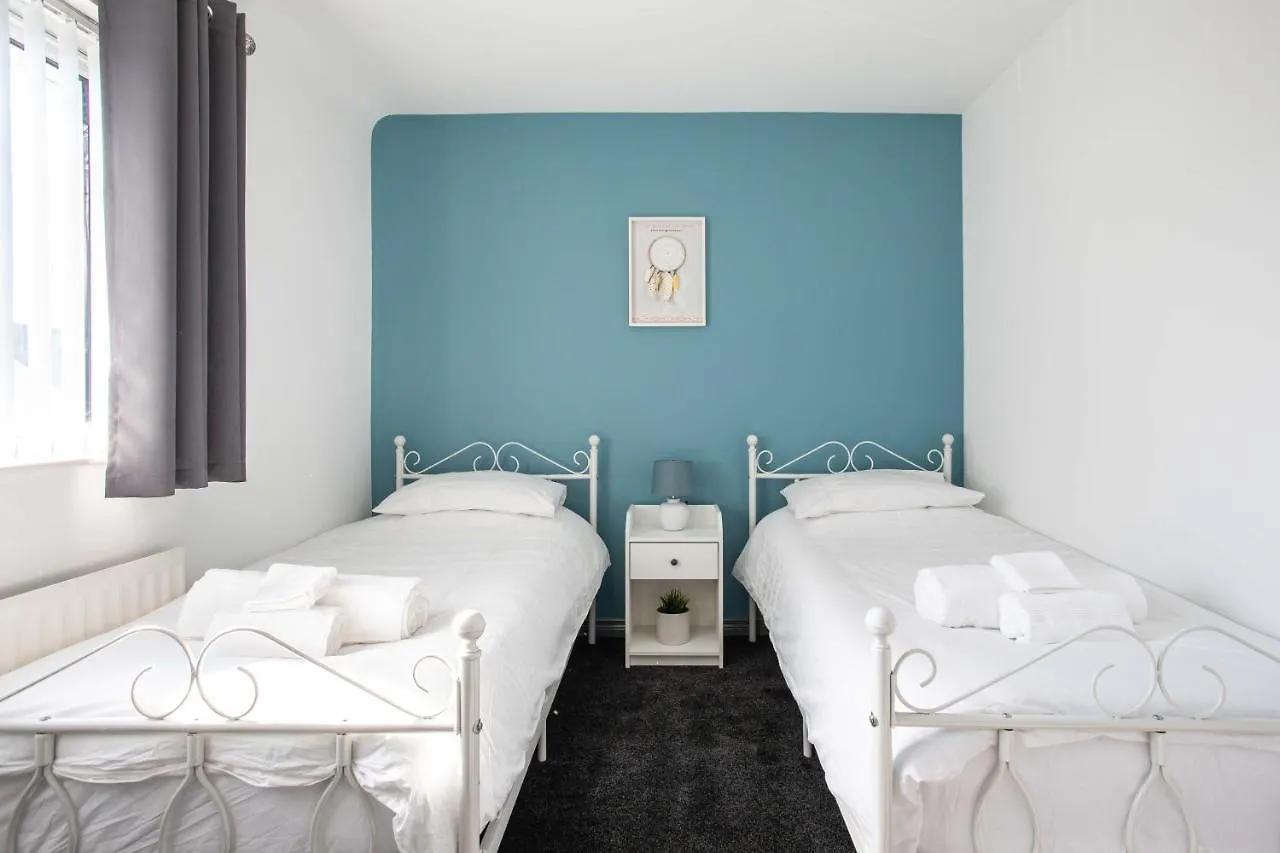 Holiday home Fully Refurbished North Belfast Home