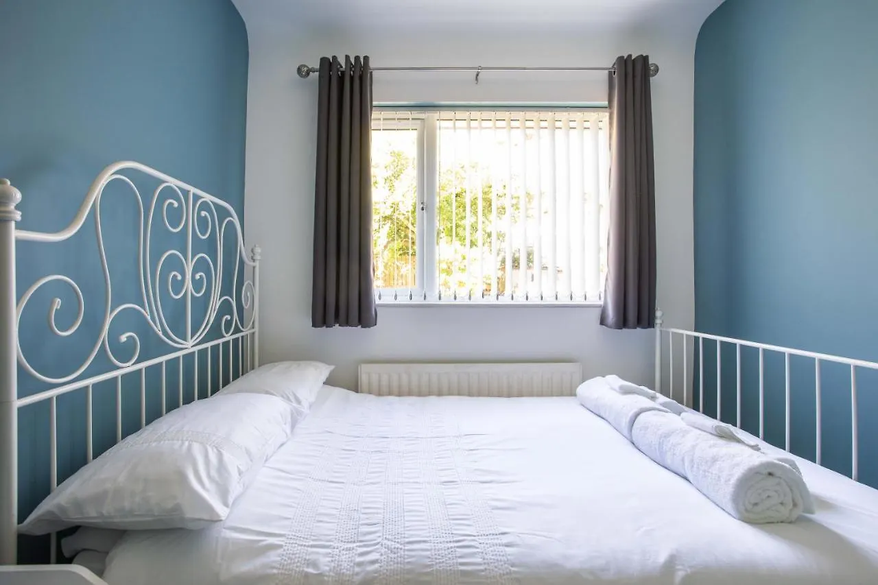 Fully Refurbished North Belfast Home Nyaraló